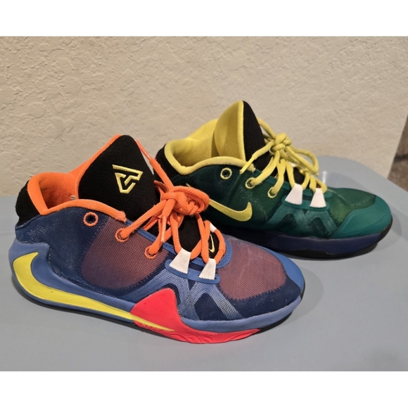 Nike Giannis Zoom Freak Boys Youth Sneakers 5Y Basketball Shoes